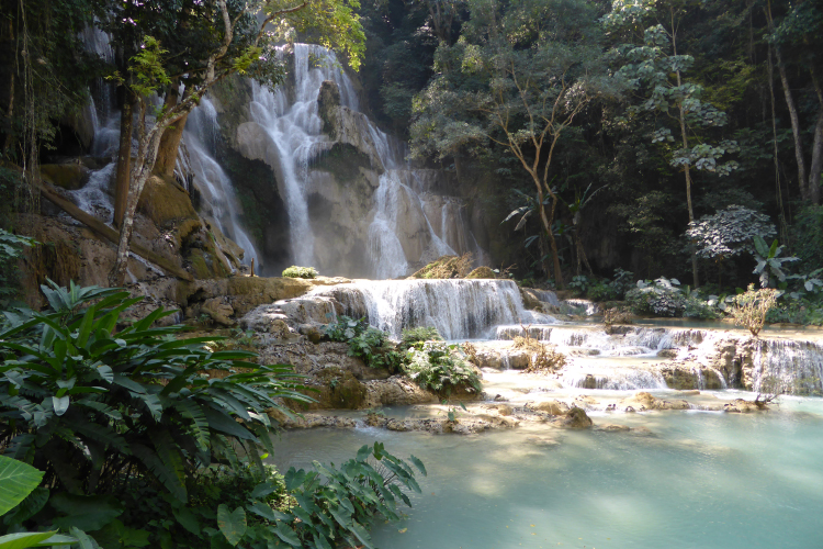 Les cascades de Khouang Si, au Laos Arts et Vie