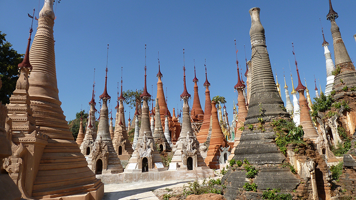 Birmanie Alaung Sitthou stupas 