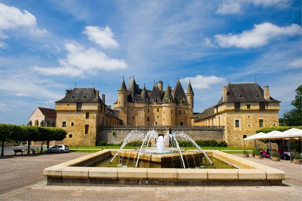 Le château de Jumilhac-le-Grand dans le Périgord
Escapades Arts et Vie juil-oct 2023