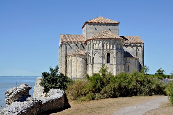 L'église fortifiée de Talmont-en-Gironde
Escapades Arts et Vie juil-oct 2023