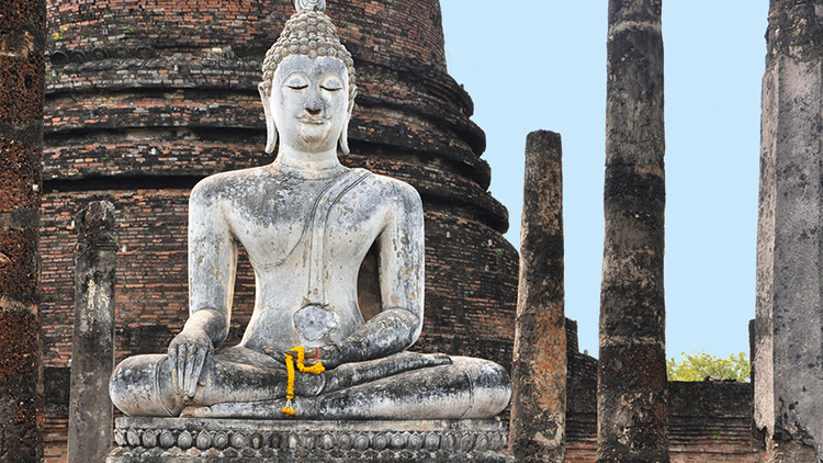 Bouddha sur le site de Sukhothai Thaïlande Arts et Vie voyages culturels