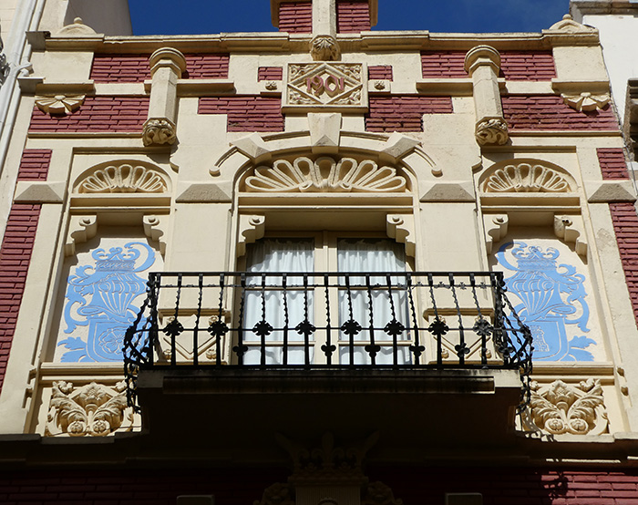 Détail d'une façade à Reus en Catalogne